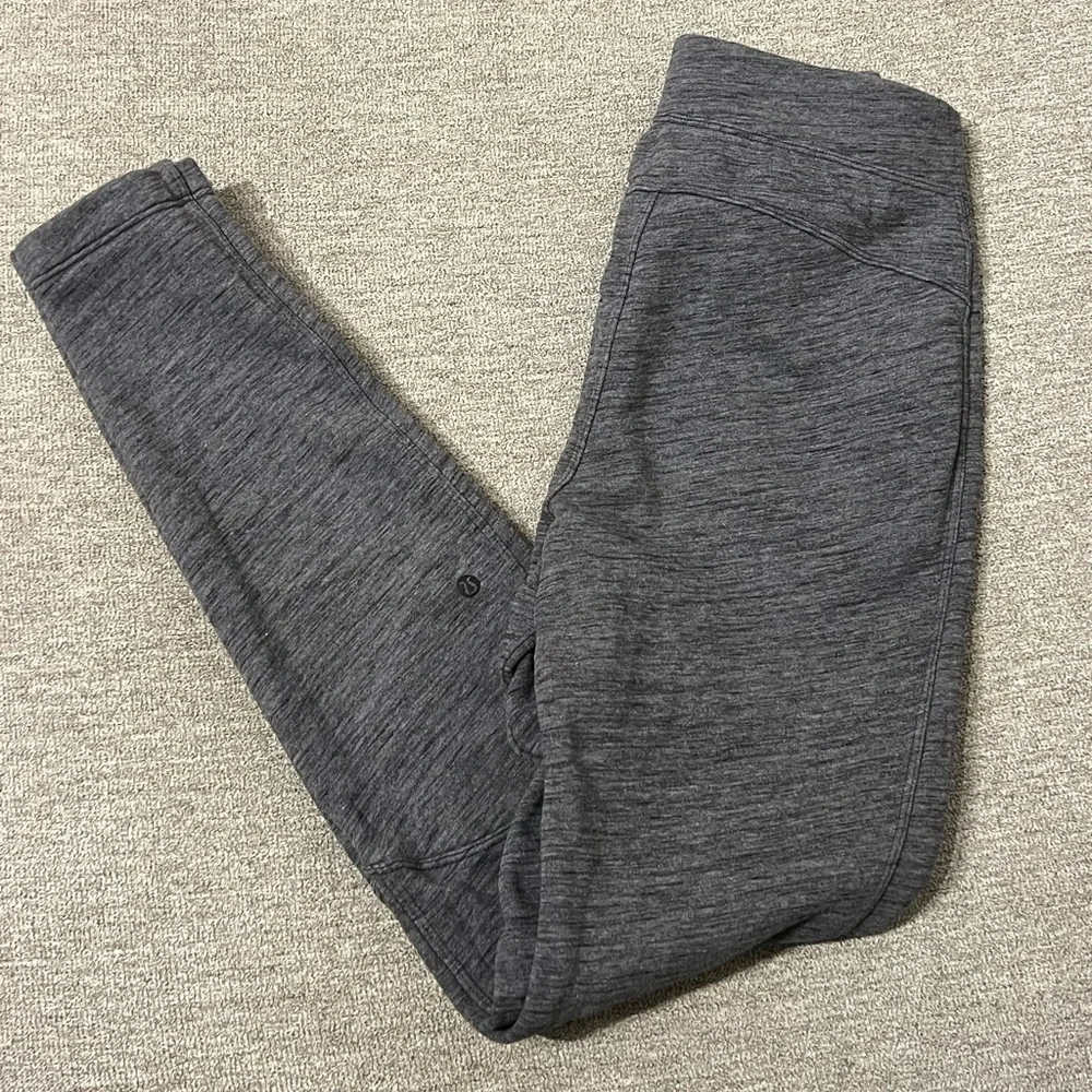 Lululemon Free To Roam Heathered Corral Dark Grey 30